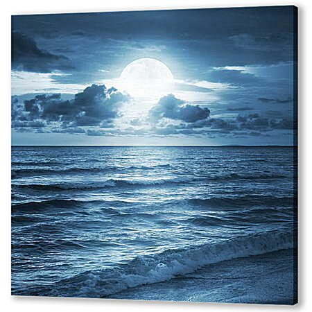 Луна над морем
