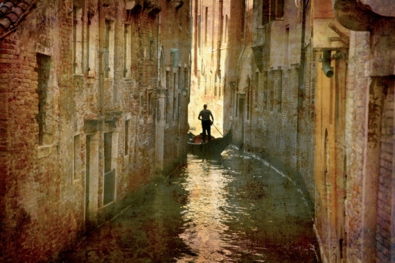 Постер (плакат) В узком канале Венеции