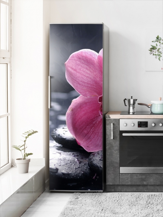 Магнитная панель на холодильник - Мокрые камни и цветок