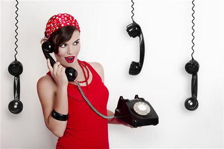 Постер (плакат) The girl with the phone - Девушка с телефоном