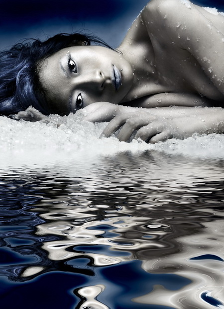 Постер (плакат) Азиатка у воды
