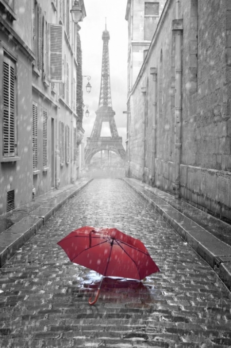 Постер (плакат) Красный зонт на фоне Эйфелевой башни