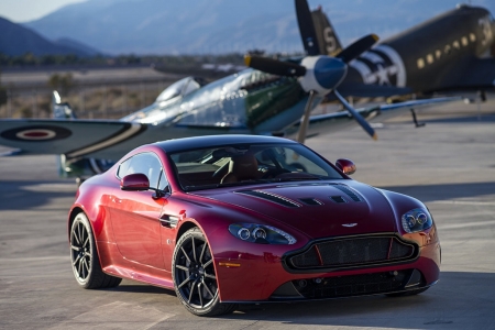 Постер (плакат) Aston Martin и самолет