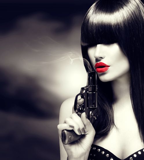 Постер (плакат) Девушка с револьвером