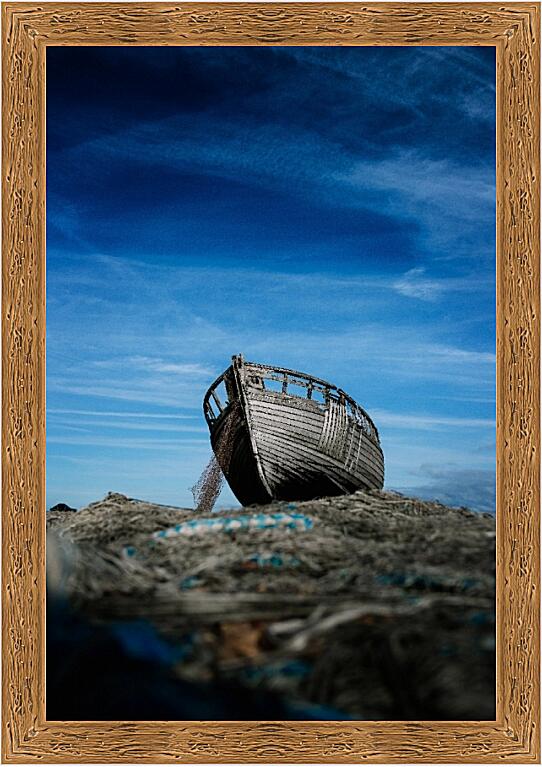 Картина - Старая лодка на фоне неба