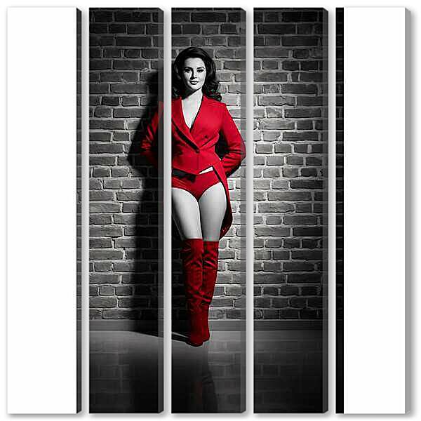 Модульная картина - Модель в красном фраке, чб постер
