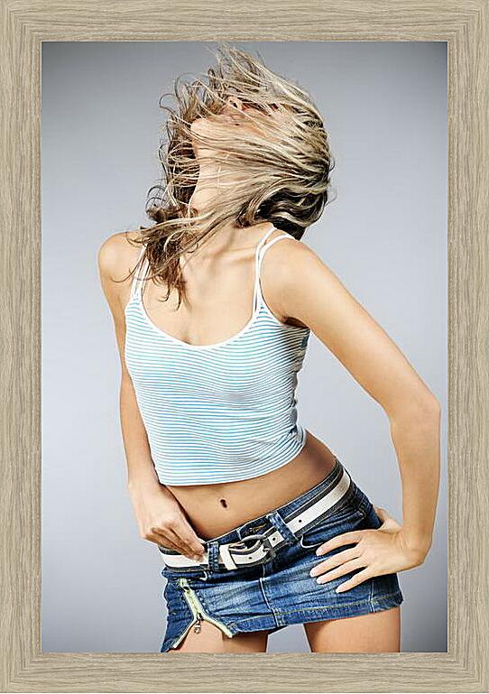 Картина - Блондинка танцует