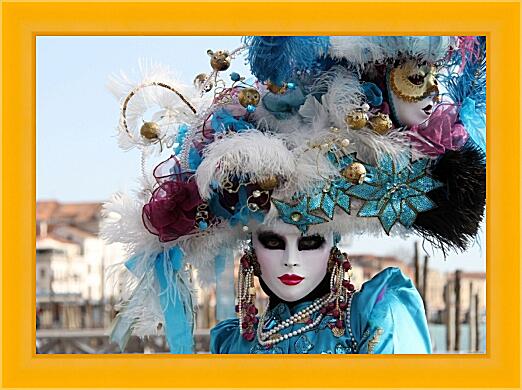 Девушка на венецианском карнавале
