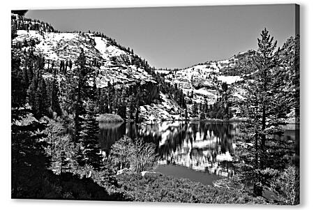 Картина маслом - Озеро горы черно-белое фото