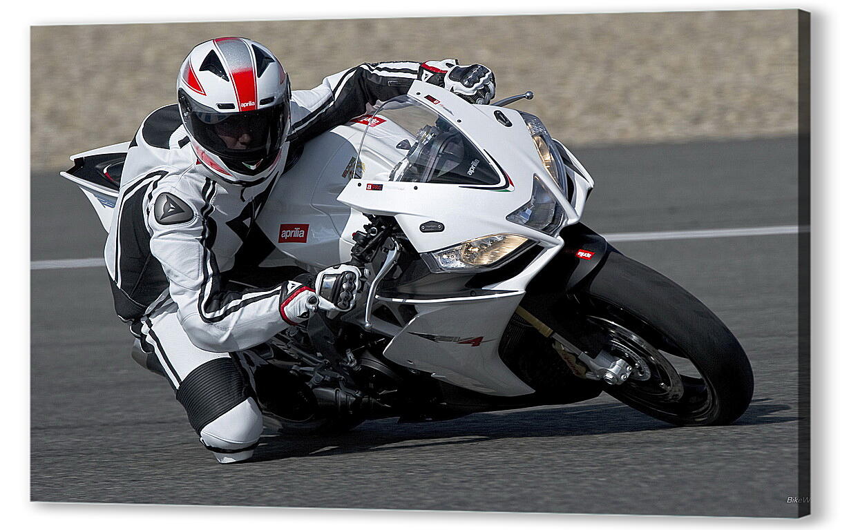 Aprilia rsv4 2011