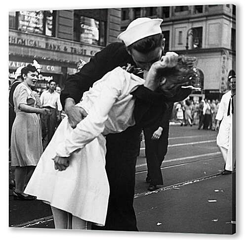 Постер VJ Day, The Kiss - Безоговорочная капитуляция, Поцелуй на Таймс Сквер
 артикул 33160