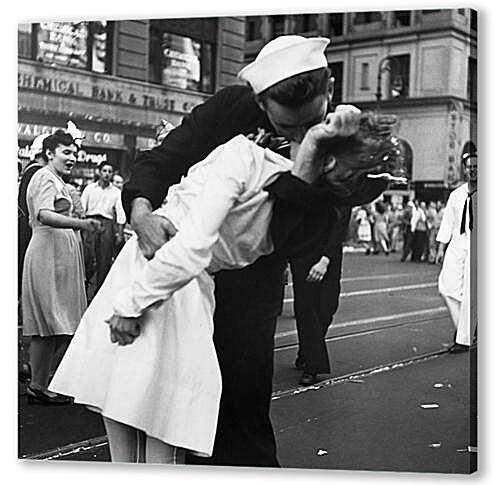 Постер (плакат) VJ Day, The Kiss - Безоговорочная капитуляция, Поцелуй на Таймс Сквер
 артикул 33160