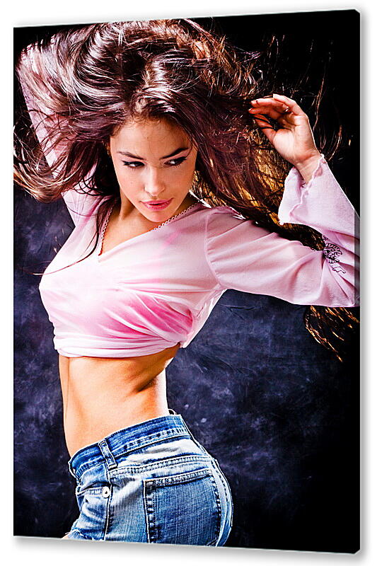 Постер (плакат) Брюнетка в танце
 артикул 35661