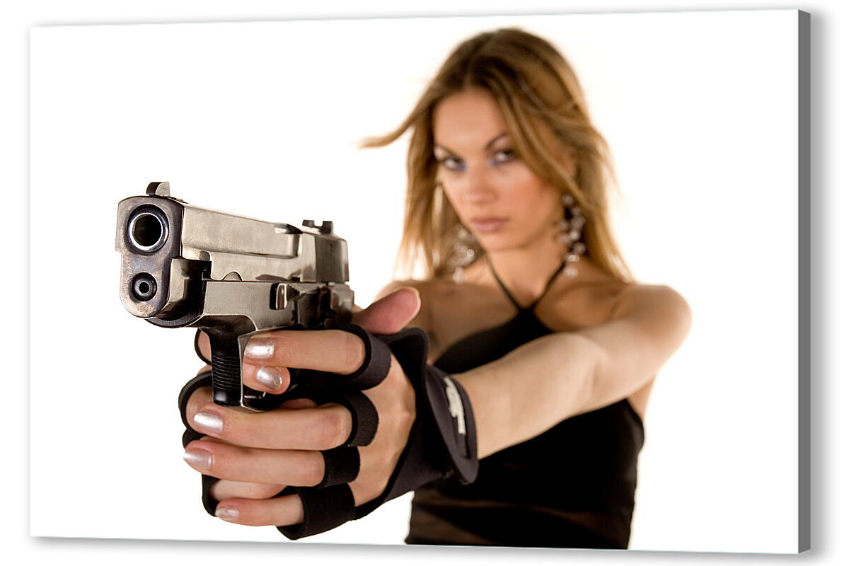 Постер (плакат) Девушка с пистолетом
 артикул 36374
