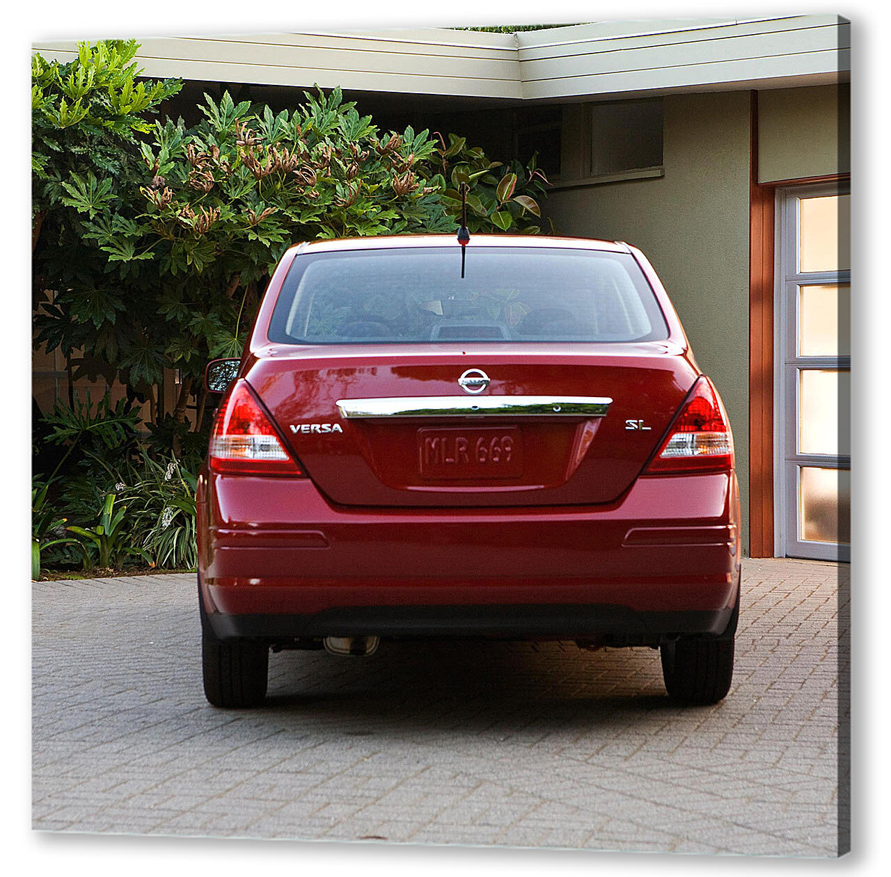 Постер Nissan-323 артикул 53352