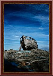 Картина - Старая лодка на фоне неба