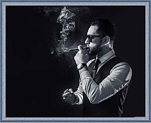 Картина - Курящий сигару мужчина в черно-белой палитре
